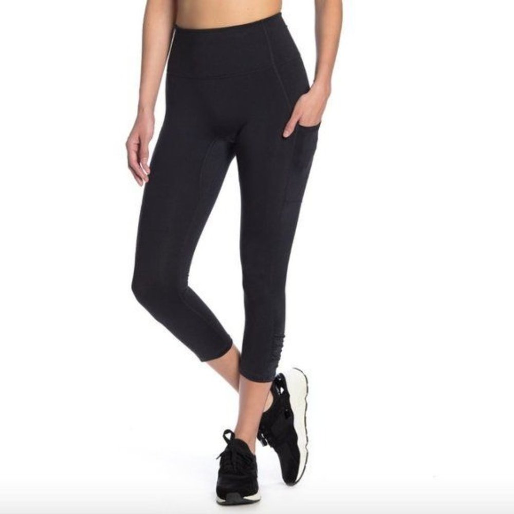 Free People Movement Out of Your League Leggings in Black Size Large NWOT - Picture 2 of 10